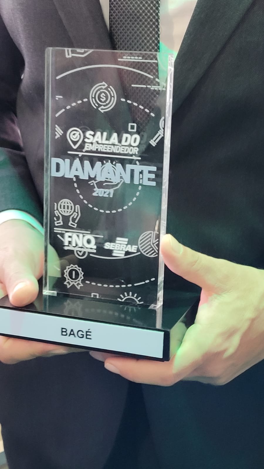 Troféu do Selo Diamante, conquistado pela Casa do Empreendedor de Bagé.