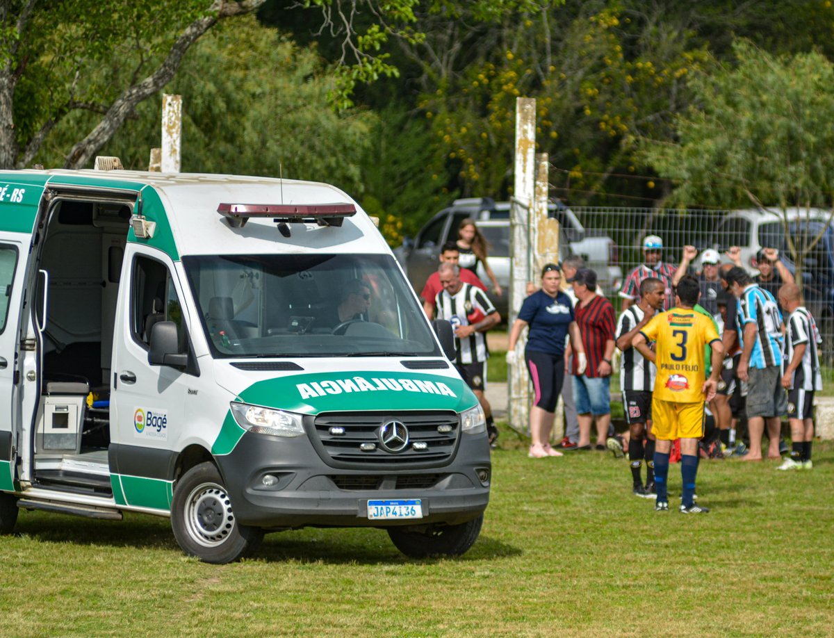 Ambulância entregue ao Complexo Esportivo Presidente Médici, o Ginásio Militão, em Bagé