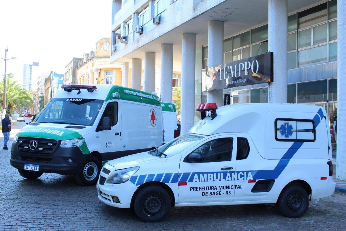 Nova ambulância UTI móvel da Prefeitura de Bagé circula pelo centro da cidade