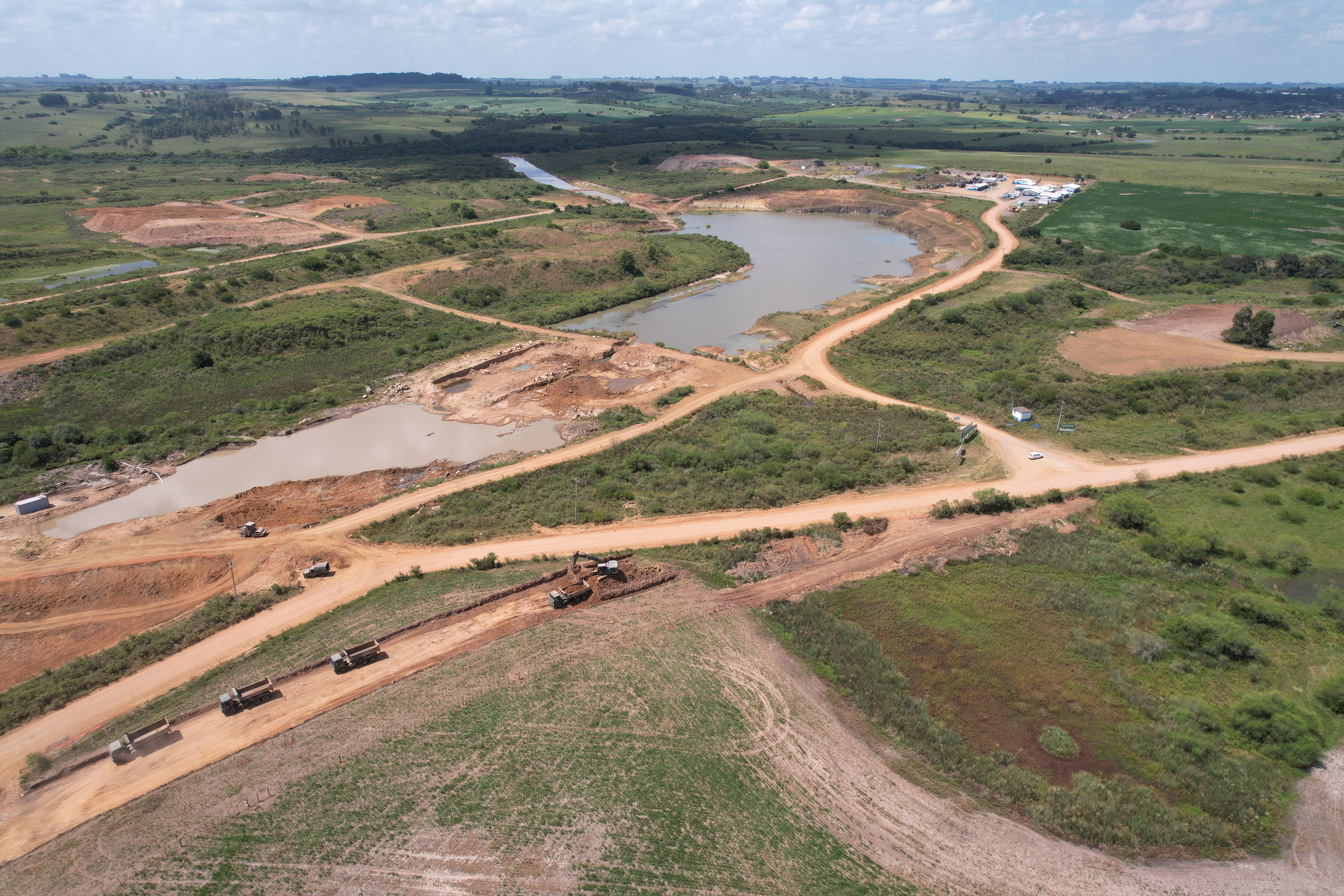 Militares na obra da barragem