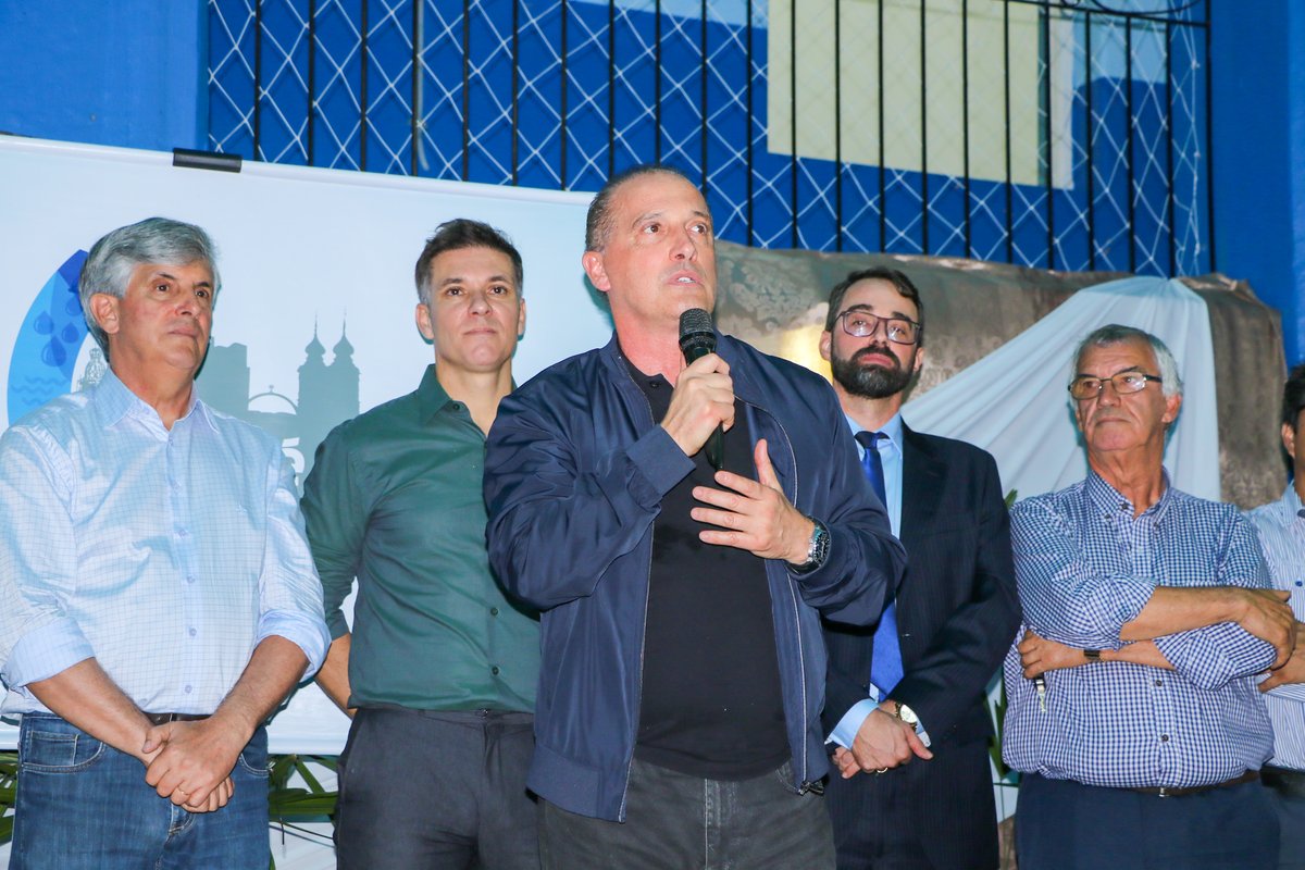 Deputado federal Onyx Lorenzoni discursa na inauguração do Centro de Educação Melanie Granier