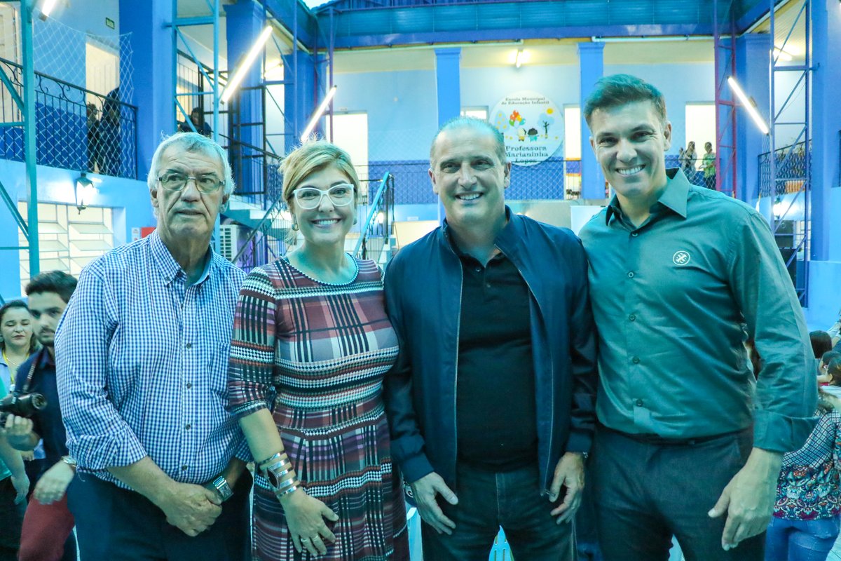 Divaldo Lara, o deputado federal Onyx Lorenzoni e a secretária de Educação, Adriana Lara, durante a inauguração do Centro de Educação Melanie Granier.