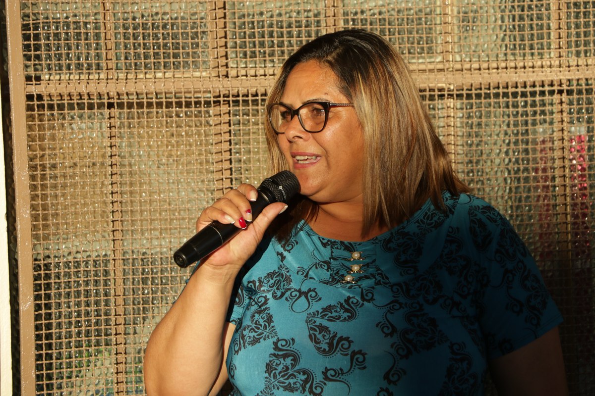 Claudia Messias, coordenadora do Centro de Referência em Saúde da Arvorezinha, em evento da unidade.