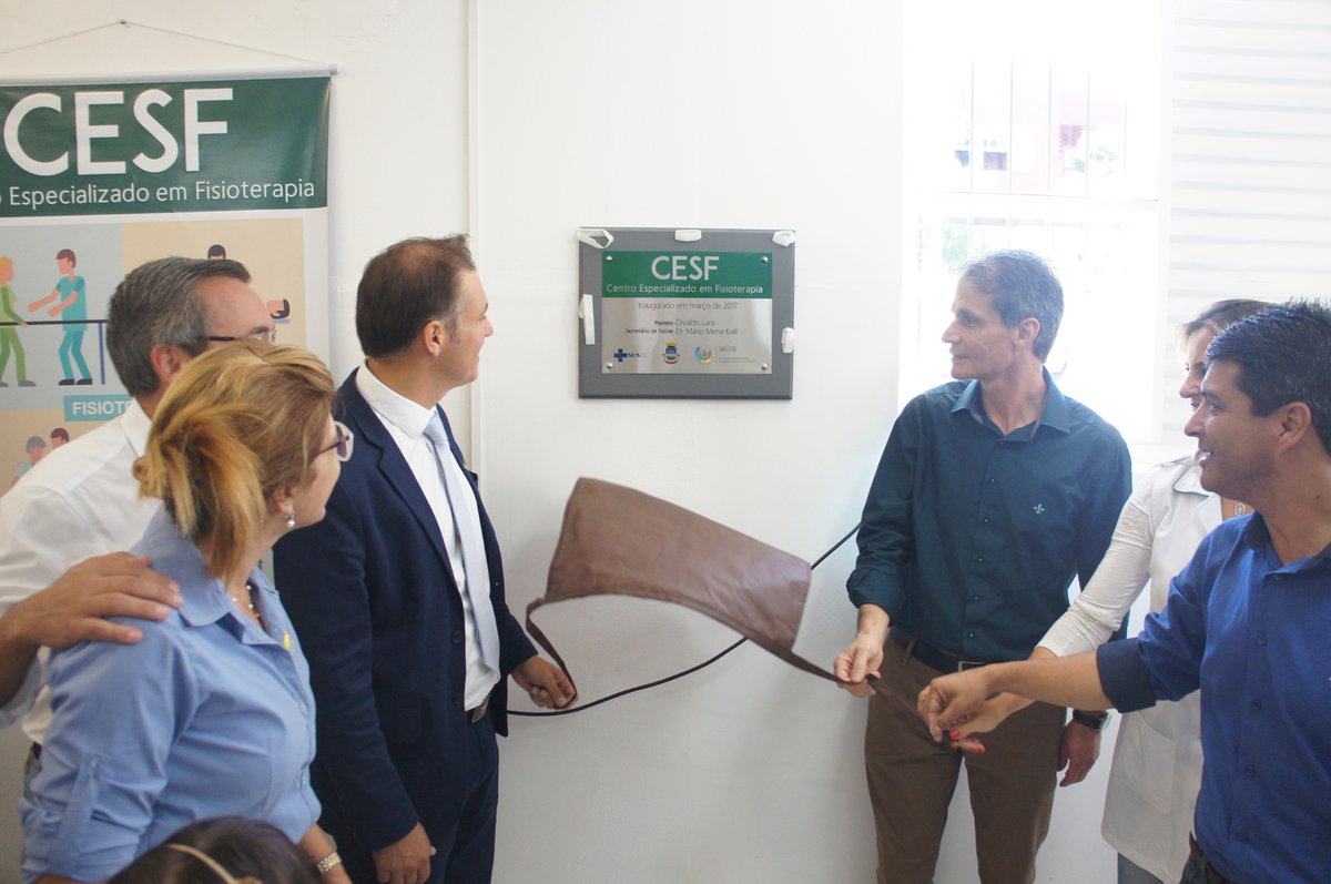 Descerramento da placa de inauguração do CESF, em março de 2017.