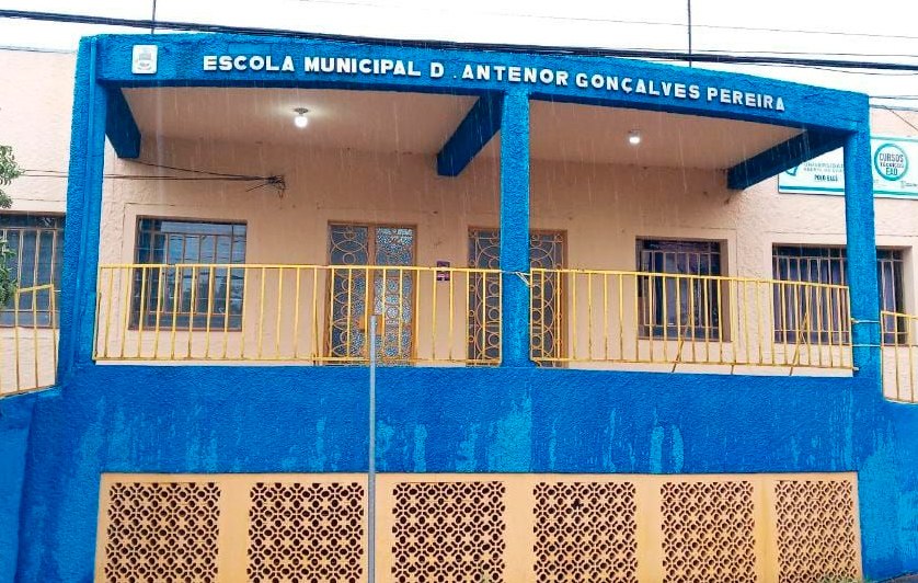 Fachada da Escola Municipal D. Antenor Gonçalves Pereira (Geteco), uma das escolas cívico-militares conquistadas por Divaldo Lara.
