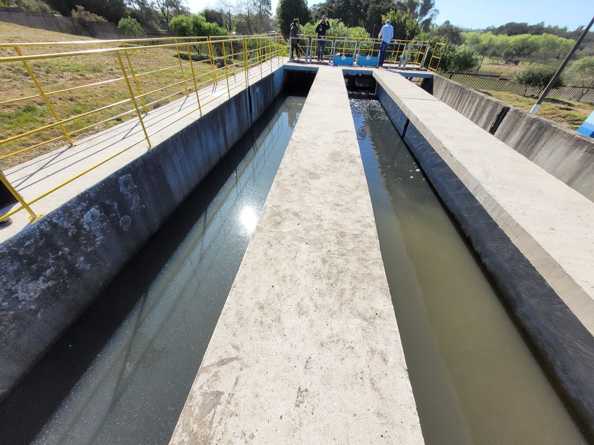 Canais de tratamento da nova Estação de Tratamento de Esgoto de Bagé.