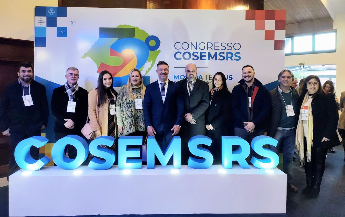 Divaldo Lara e equipe da Secretaria de Saúde em congresso de gestores municipais de saúde do RS