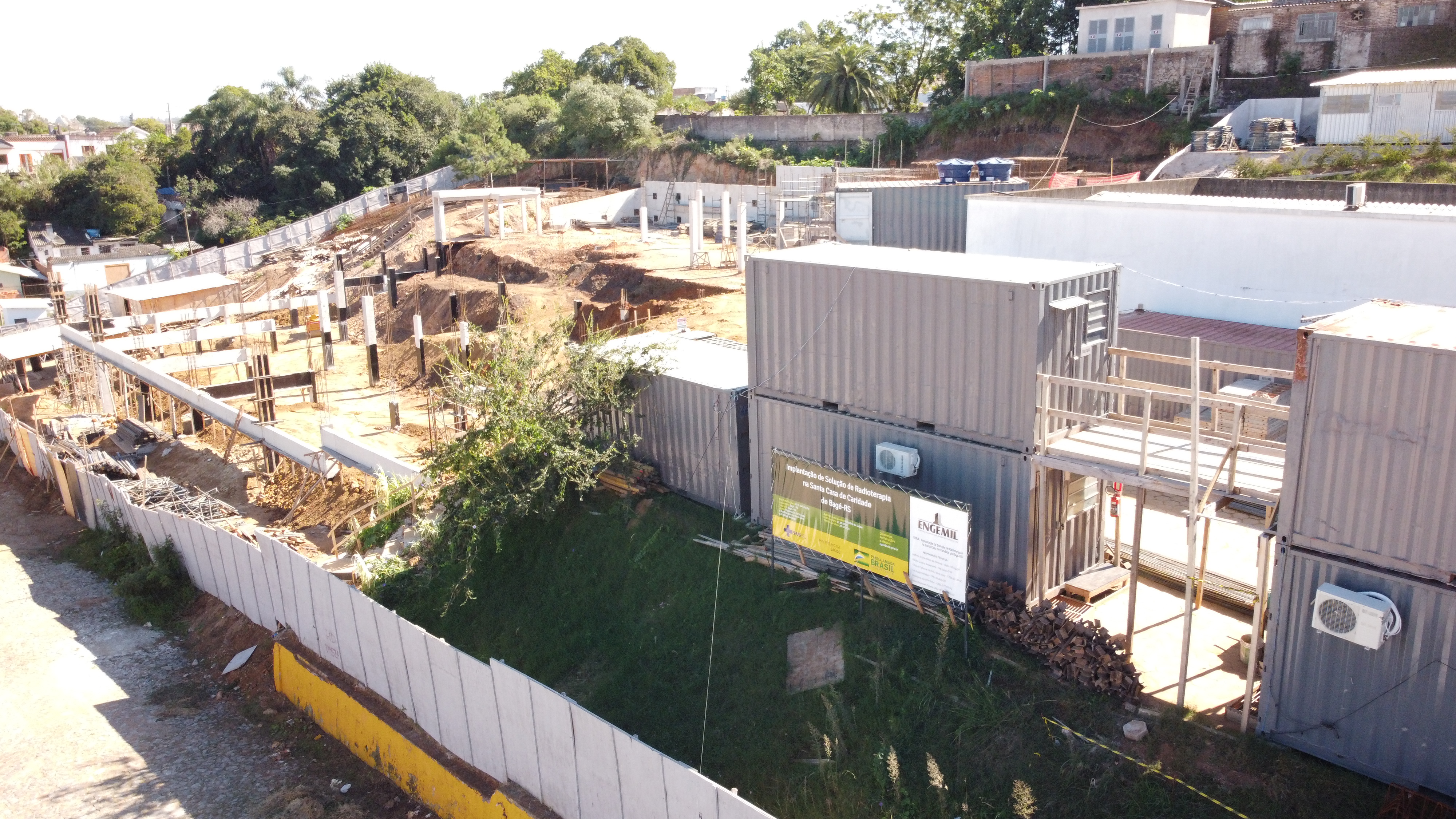 Vista aérea das obras durante a construção do hospital.