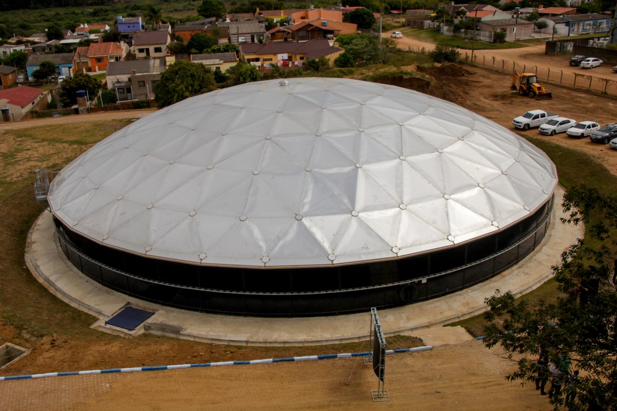 Vista aérea do novo reservatório de água de Bagé.