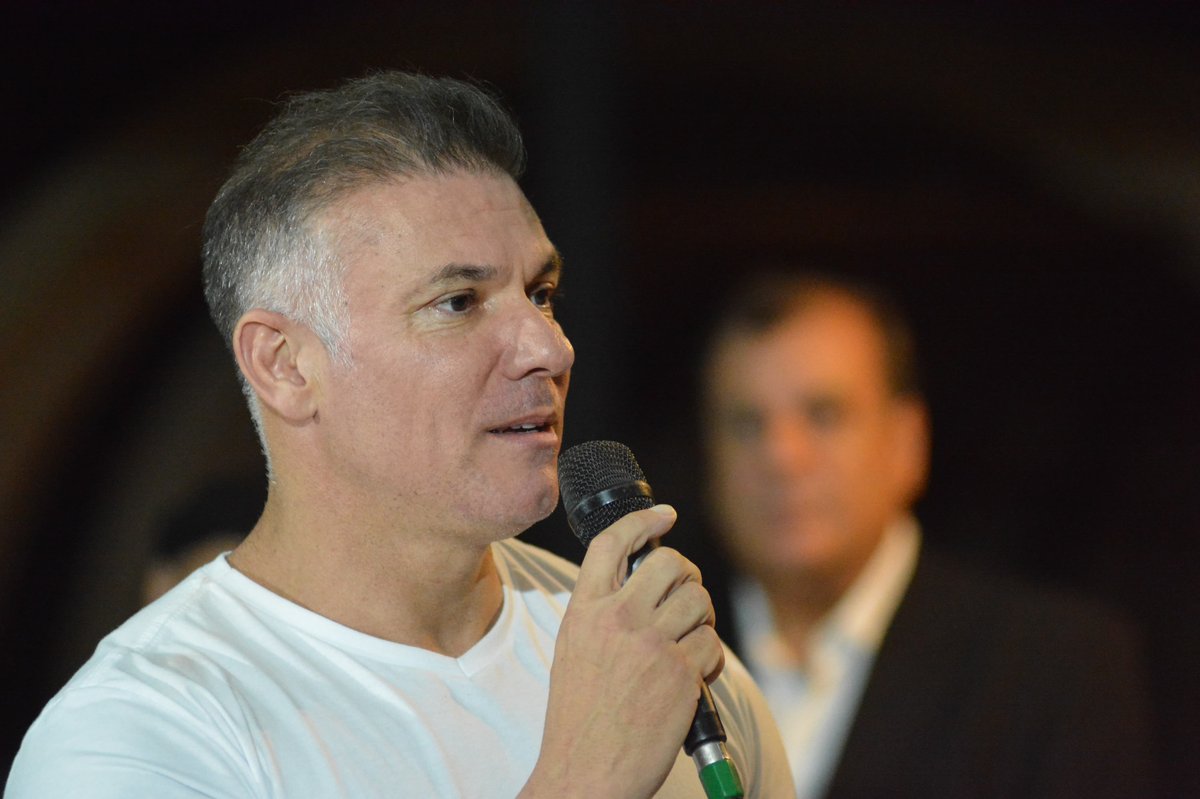 Divaldo Lara fala à imprensa sobre a entrega do Parque Panela do Candal.