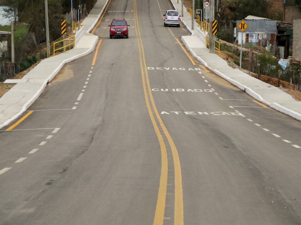 Trecho do Anel Rodoviário com nova sinalização e pavimentação.
