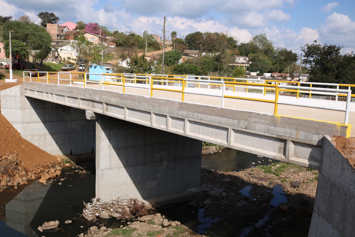 Ponte do bairro Castro Alves, construída por Divaldo Lara em Bagé