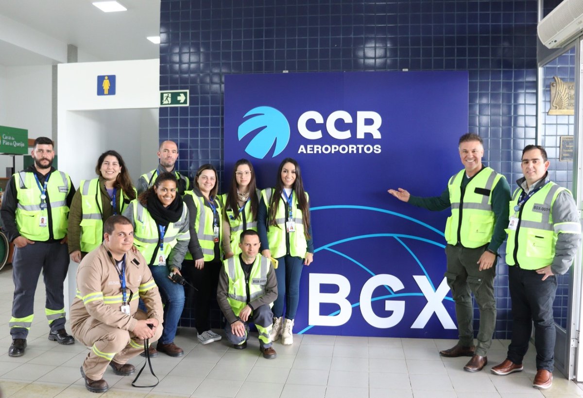 Equipe da CCR Aeroportos no Aeroporto Internacional Gustavo Kraemer, em Bagé