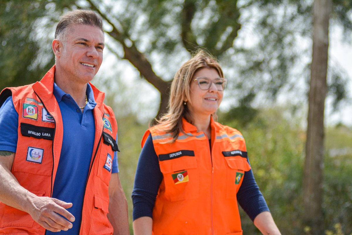 Divaldo Lara e Adriana Lara acompanham os trabalhos de recuperação das áreas atingidas pelo temporal de granizo em Bagé.